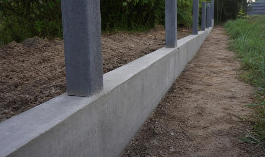 Jaki fundament pod ogrodzenie z bloczków?